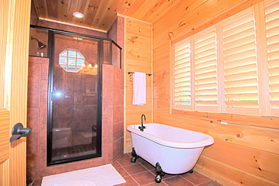 Luxury Gatlinbur Cabin bathroom. Typical of the cabin rentals in Gatlinburg TN