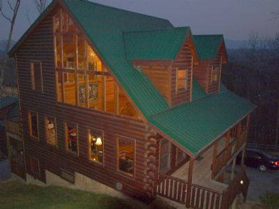 Moonstruck Lodge - Pigeon Forge Cabin Rental with theater room near Dollywood in the Great Smoky Mountains