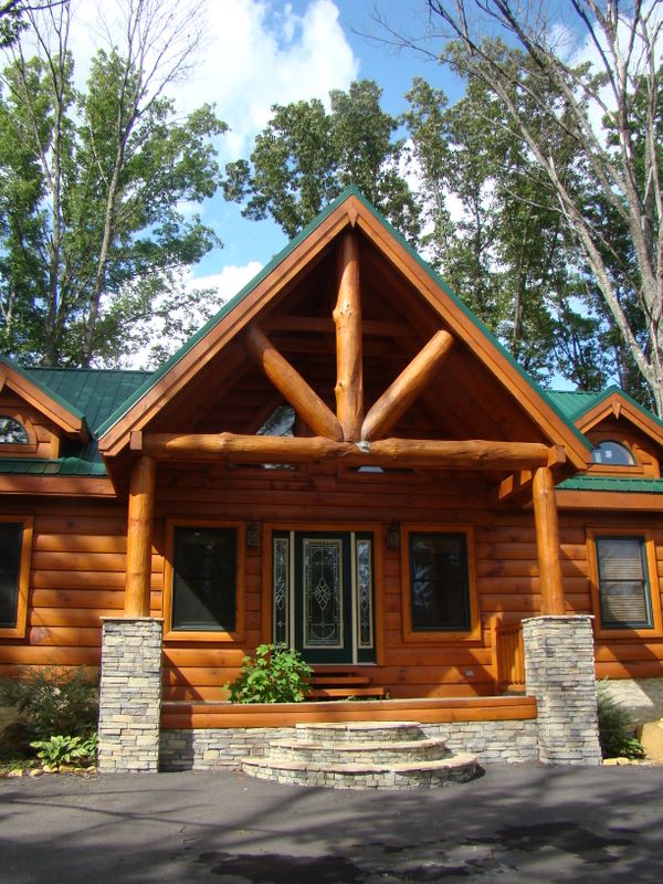 Luxury Log Cabin on Murray Ridge Road in the Smoky Cove development - Pigeon Forge, TN cabin development with log homes for sale. Located off Bluff Mountain Road in the Waldens Creek area